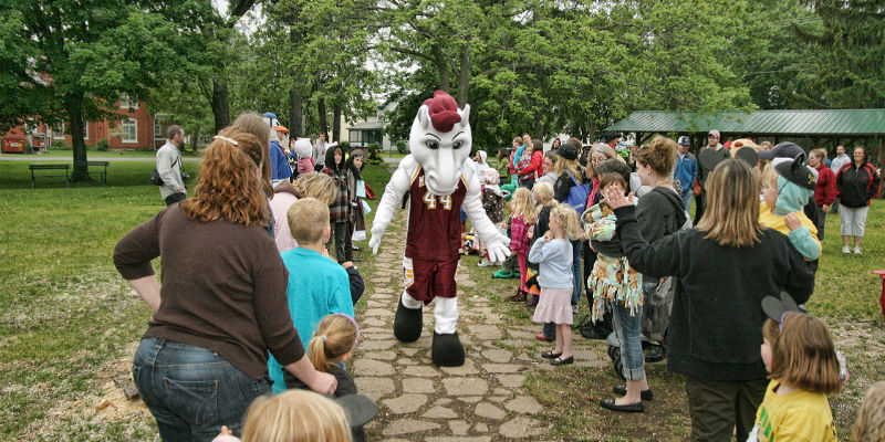 Menomonie Mustang mascot